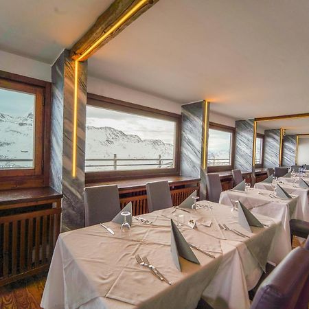 Hotel Lo Stambecco بيريوِل تْشيرفينيا المظهر الخارجي الصورة