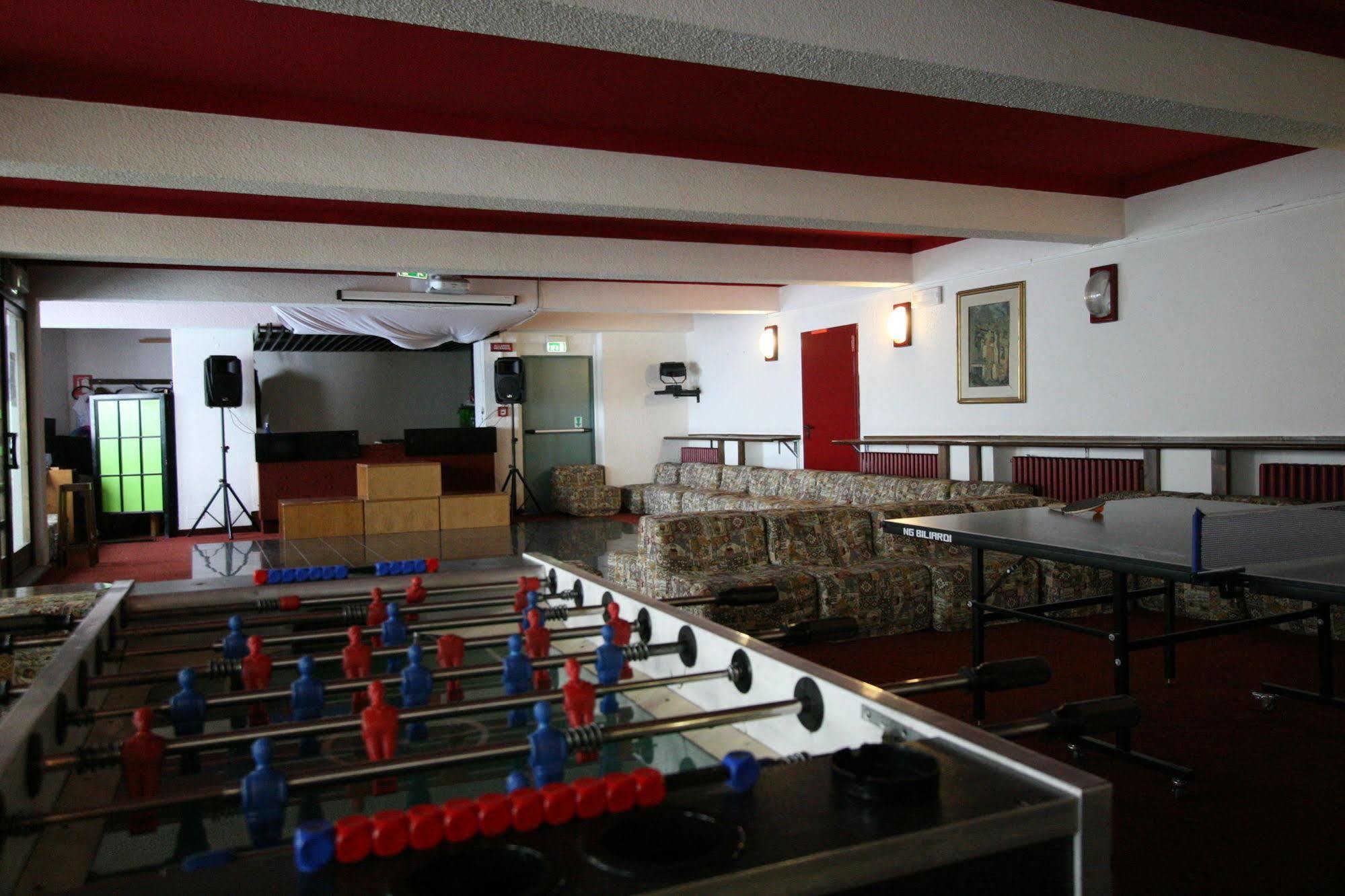 Hotel Lo Stambecco بيريوِل تْشيرفينيا المظهر الخارجي الصورة