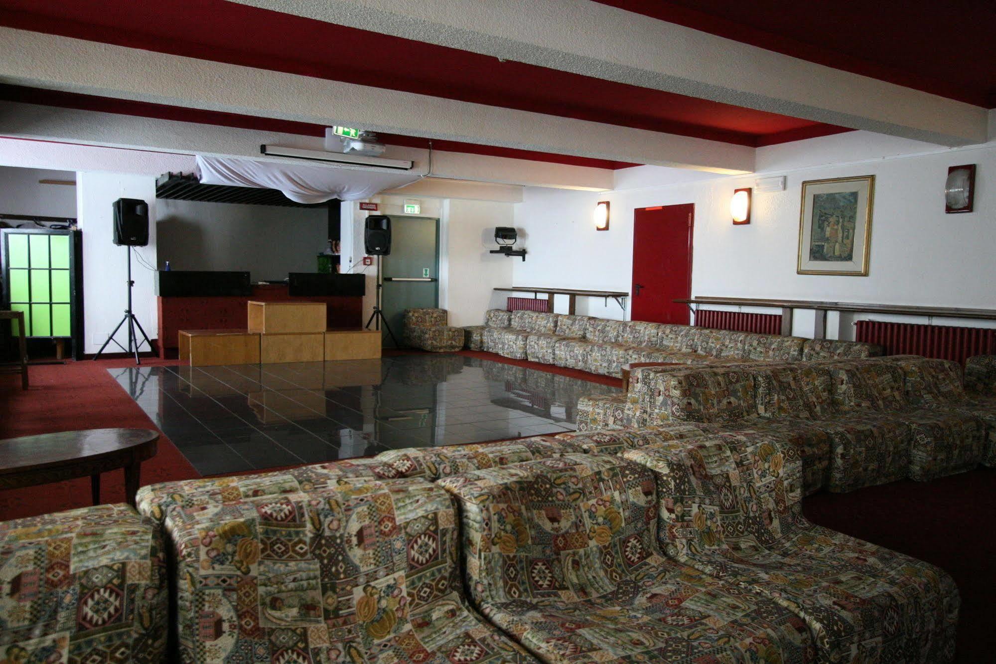 Hotel Lo Stambecco بيريوِل تْشيرفينيا المظهر الخارجي الصورة