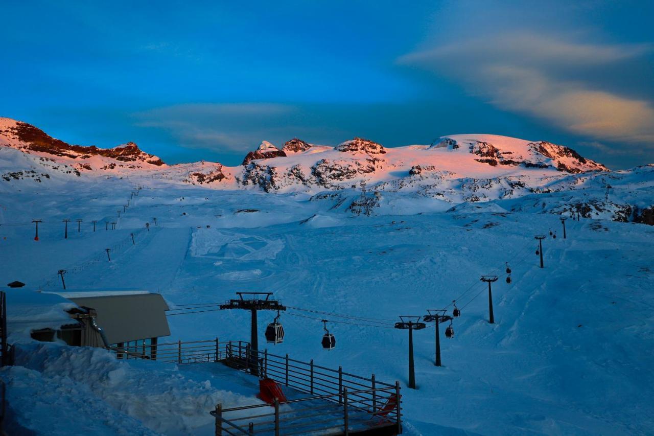 Hotel Lo Stambecco بيريوِل تْشيرفينيا المظهر الخارجي الصورة